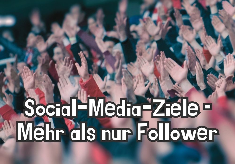 Jubelnde Menschenmenge mit erhobenen Händen, symbolisierend Engagement und Gemeinschaft in Social Media jenseits von bloßen Follower-Zahlen.